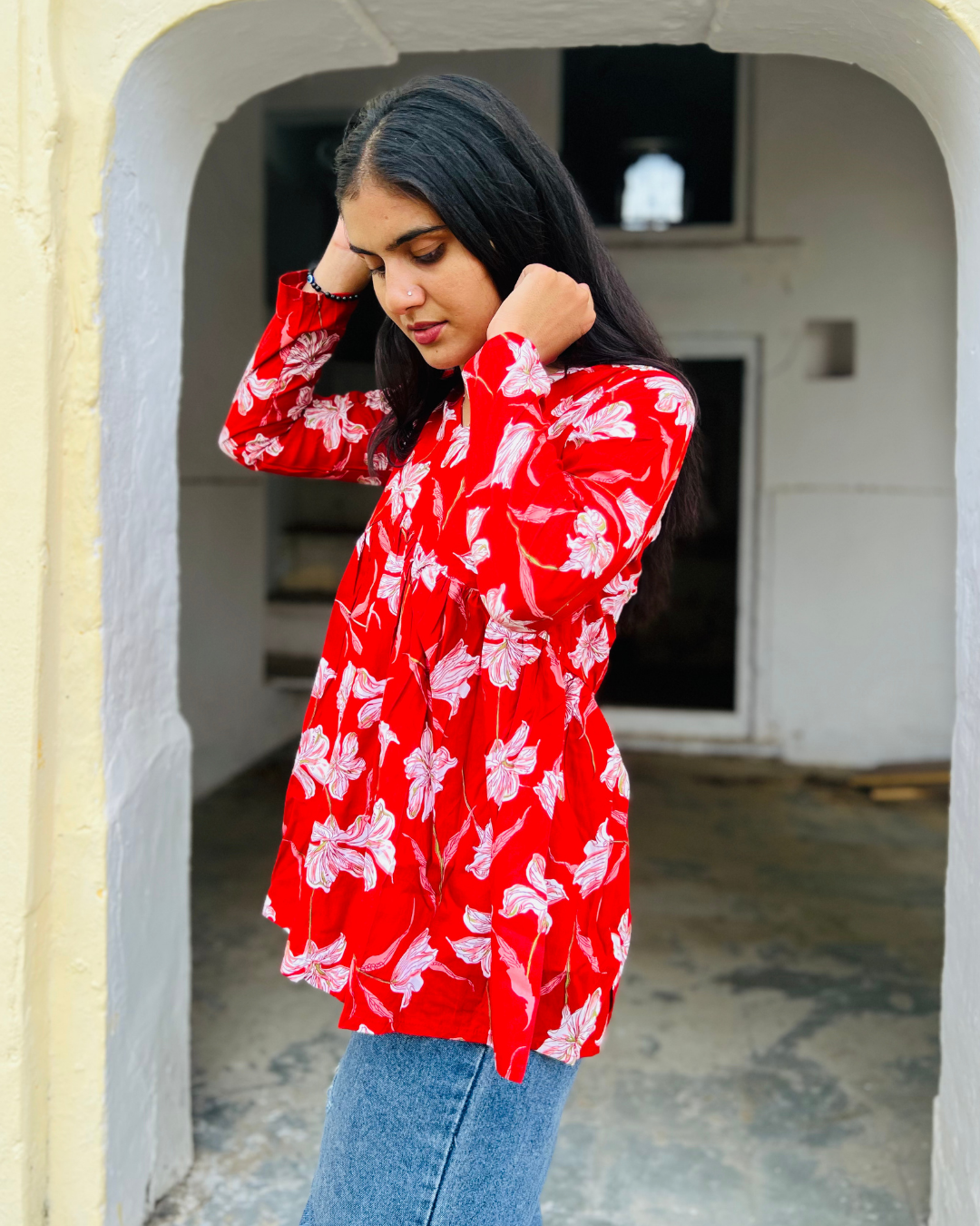 Ira V-Neck Short Kurti – Red Floral