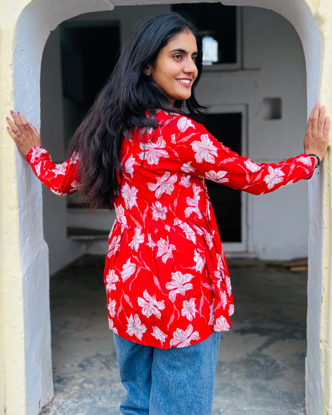 Ira V-Neck Short Kurti – Red Floral