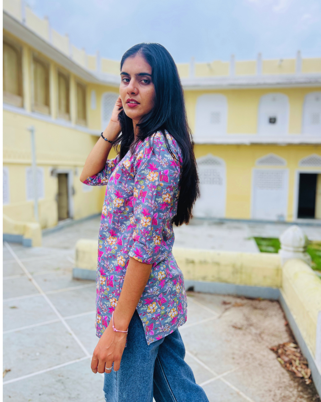 Aarvi Floral Kurti – Grey