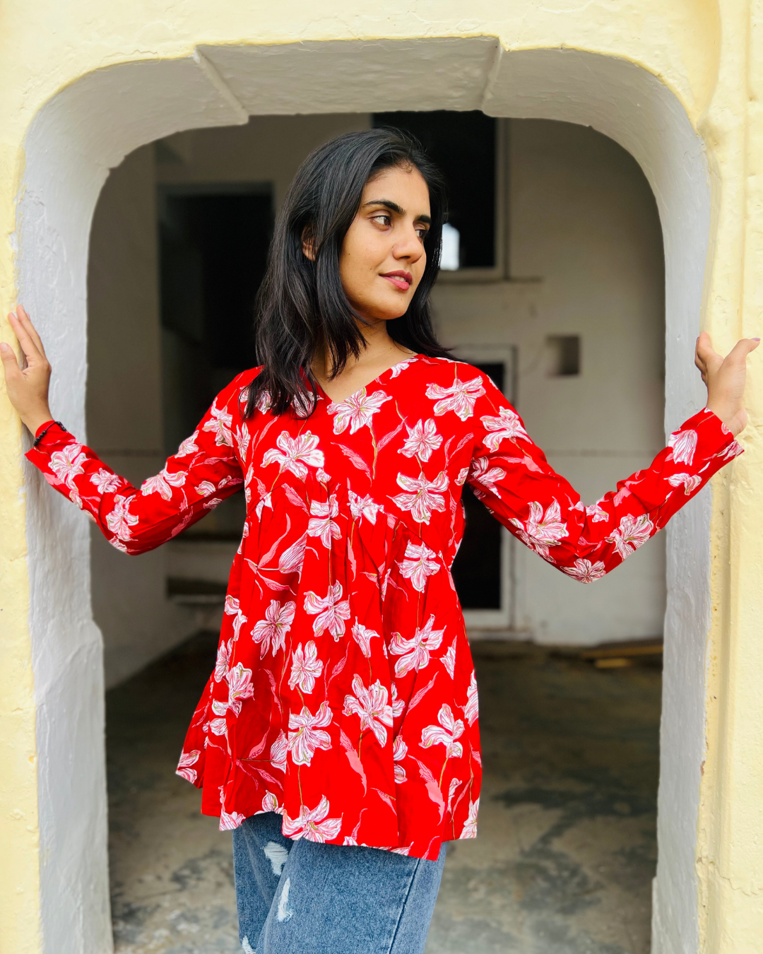 Ira V-Neck Short Kurti – Red Floral