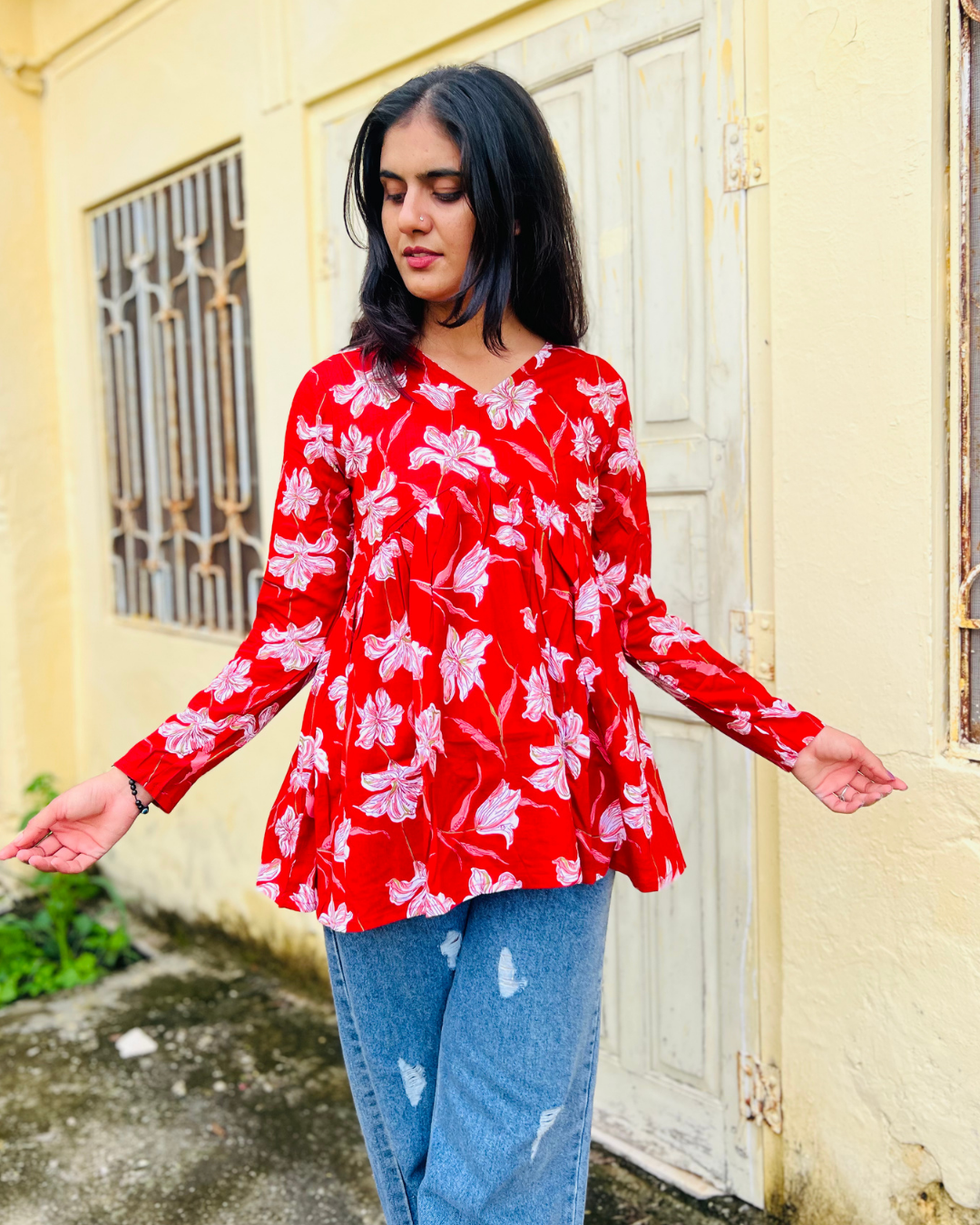 Ira V-Neck Short Kurti – Red Floral