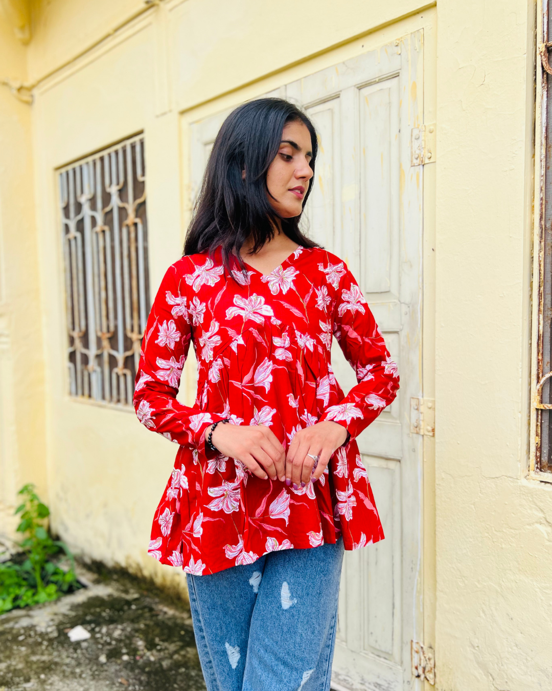 Ira V-Neck Short Kurti – Red Floral